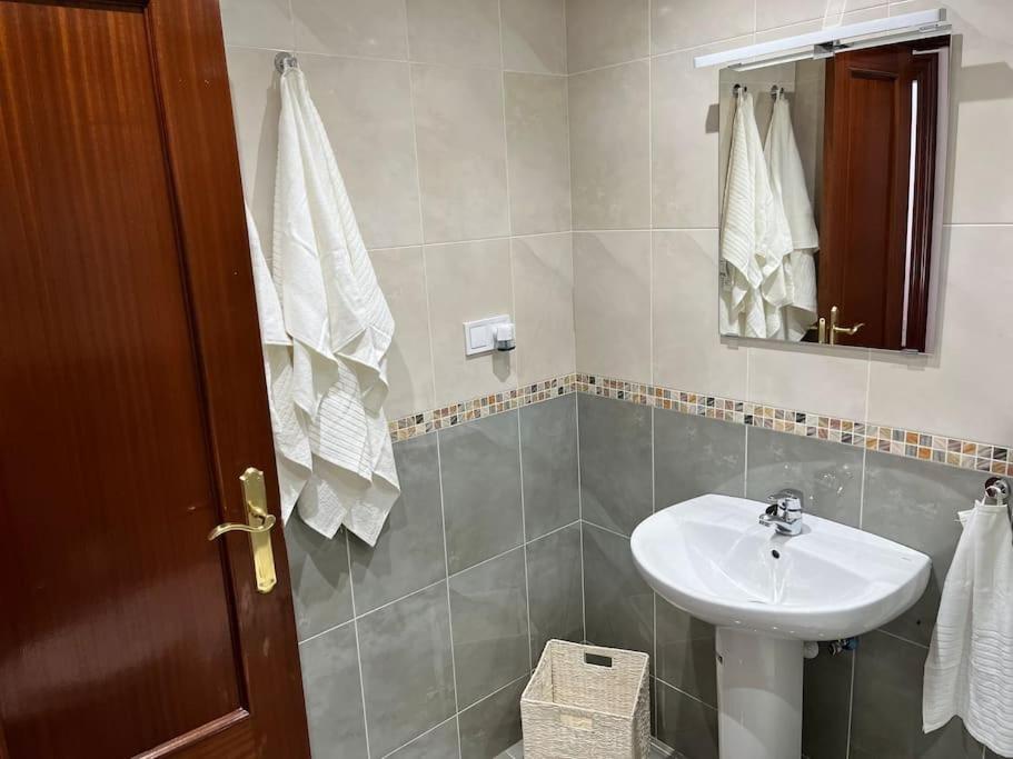 Piso Acogedor Y Centrico Lägenhet Santoña Exteriör bild